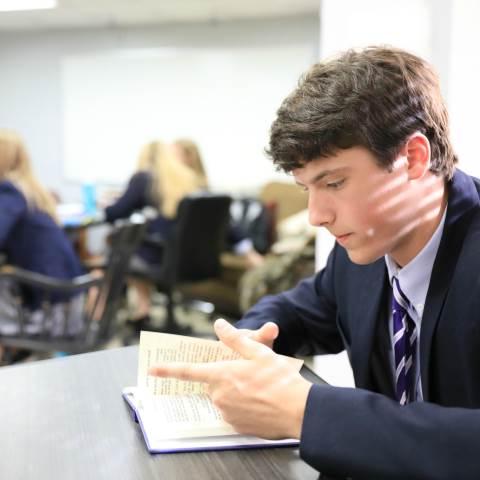 Georgia boarding high schools | schools with academic excellence | Student reading